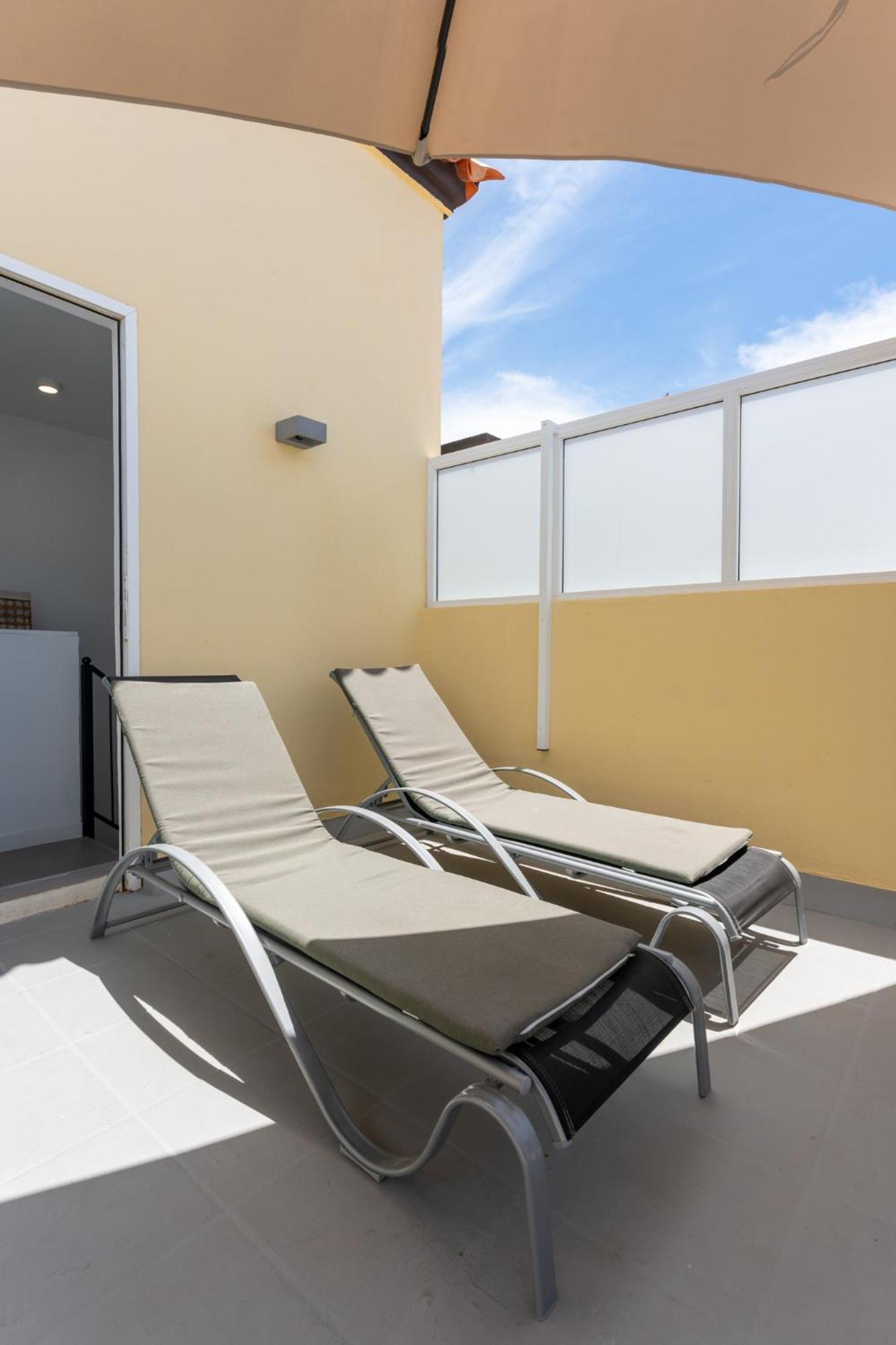 Callao Sunset Apartment, Sea View And Pool Каляо Салвахе Екстериор снимка