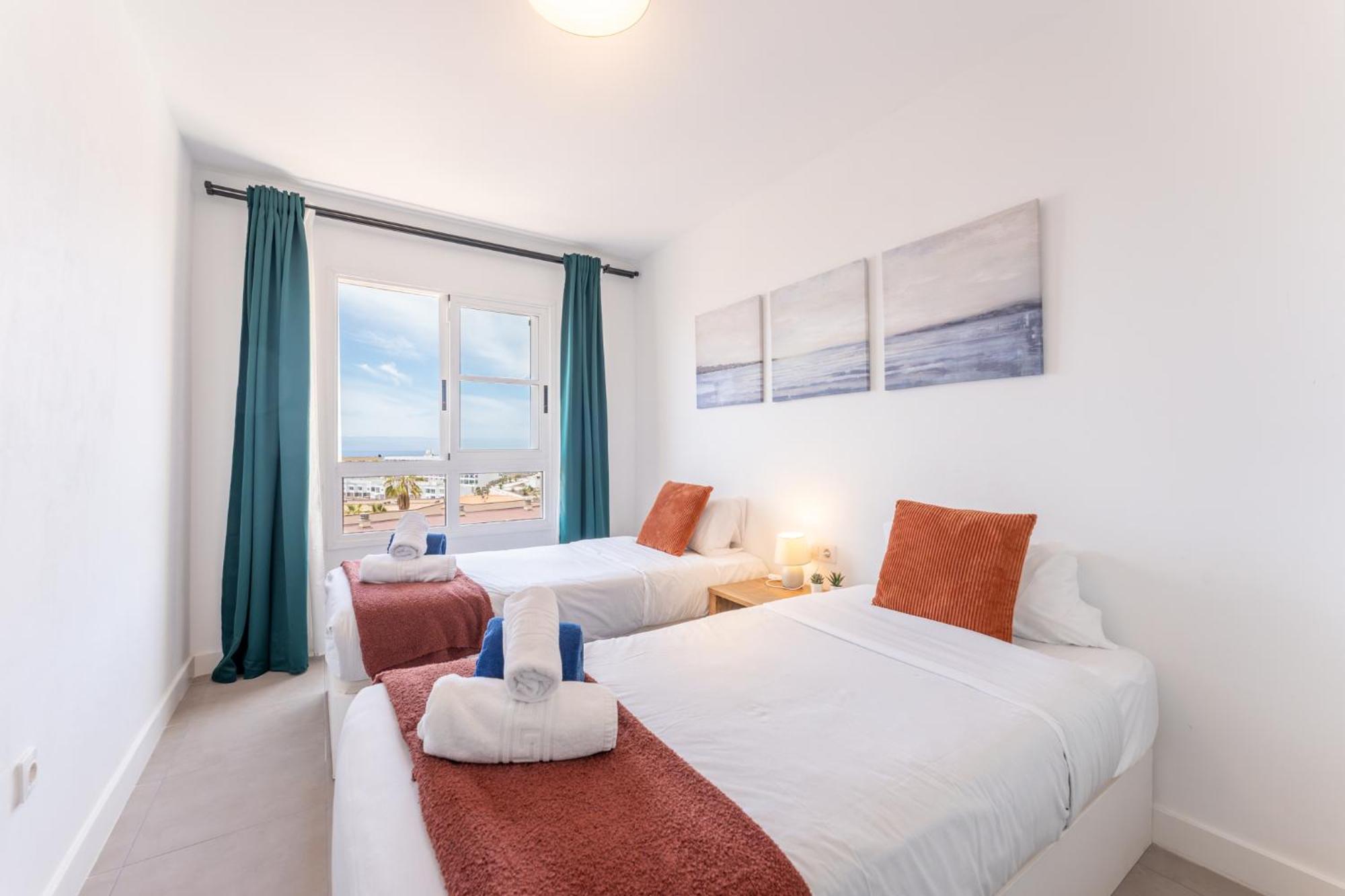 Callao Sunset Apartment, Sea View And Pool Каляо Салвахе Екстериор снимка