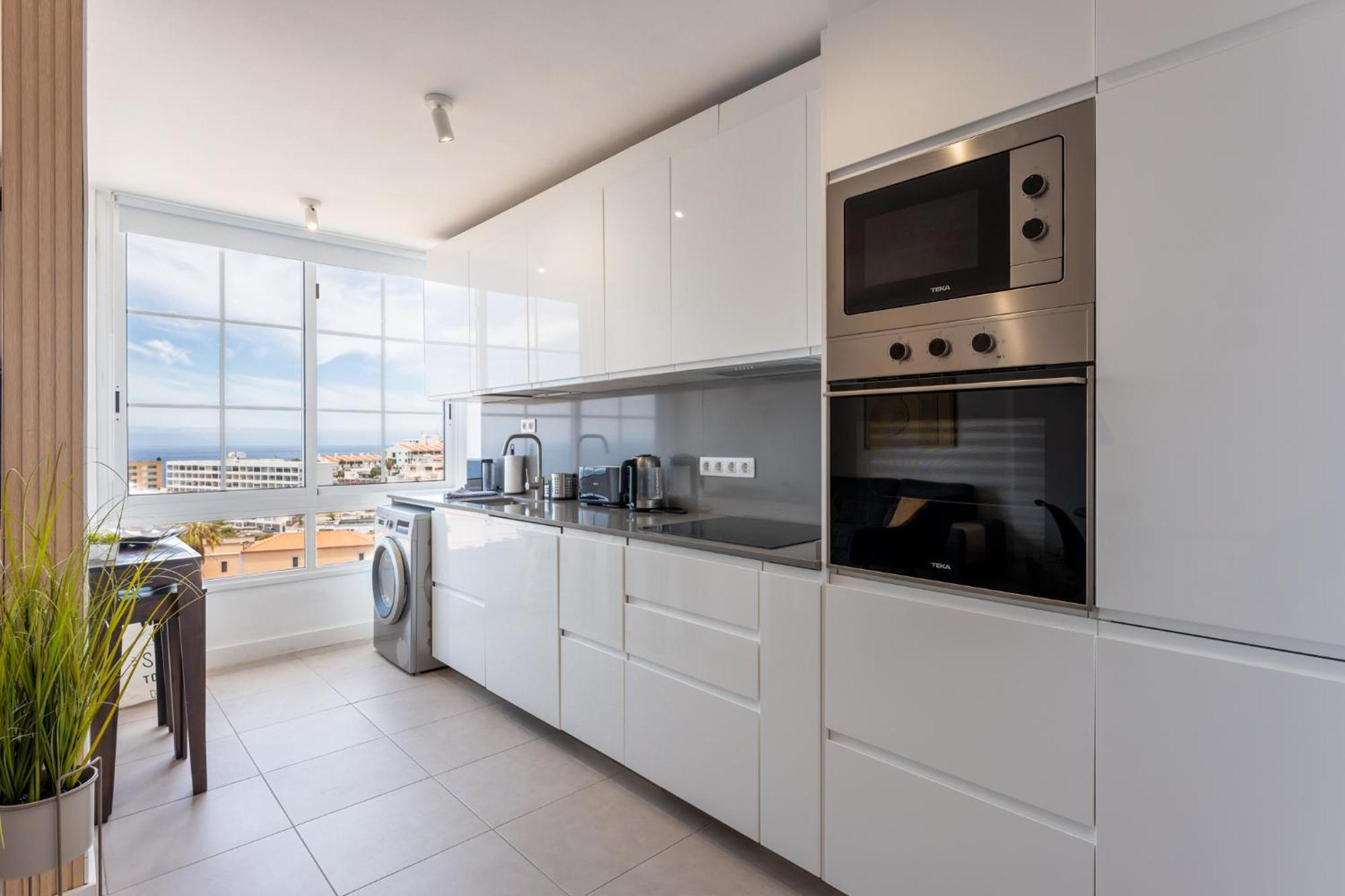 Callao Sunset Apartment, Sea View And Pool Каляо Салвахе Екстериор снимка