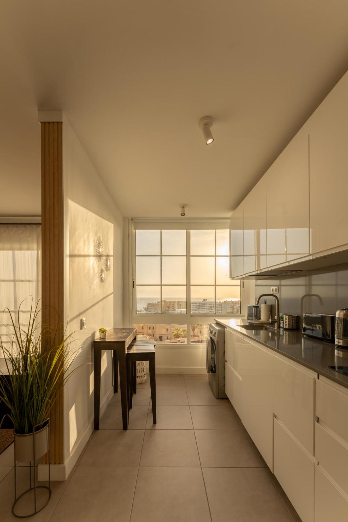 Callao Sunset Apartment, Sea View And Pool Каляо Салвахе Екстериор снимка
