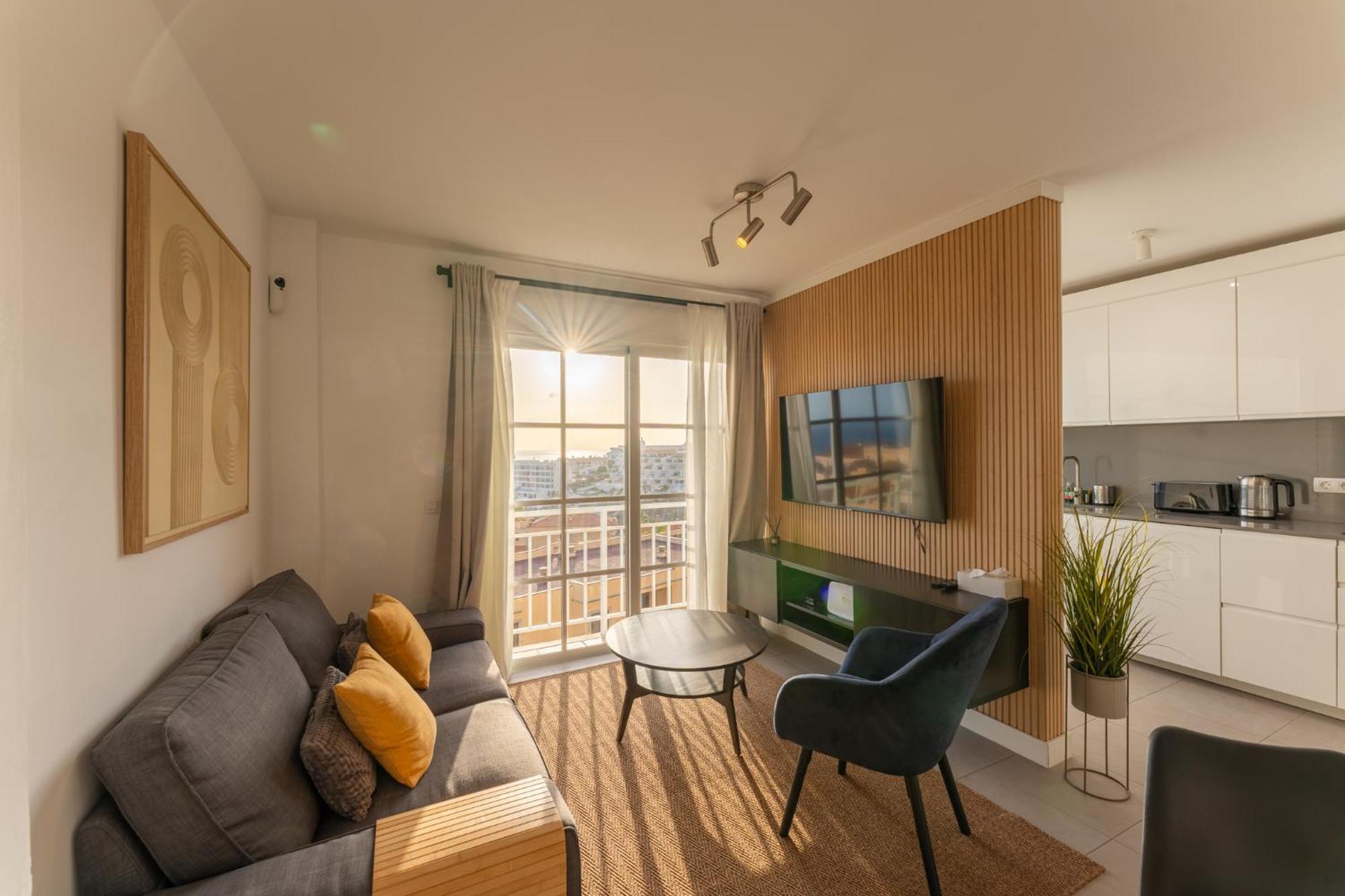 Callao Sunset Apartment, Sea View And Pool Каляо Салвахе Екстериор снимка