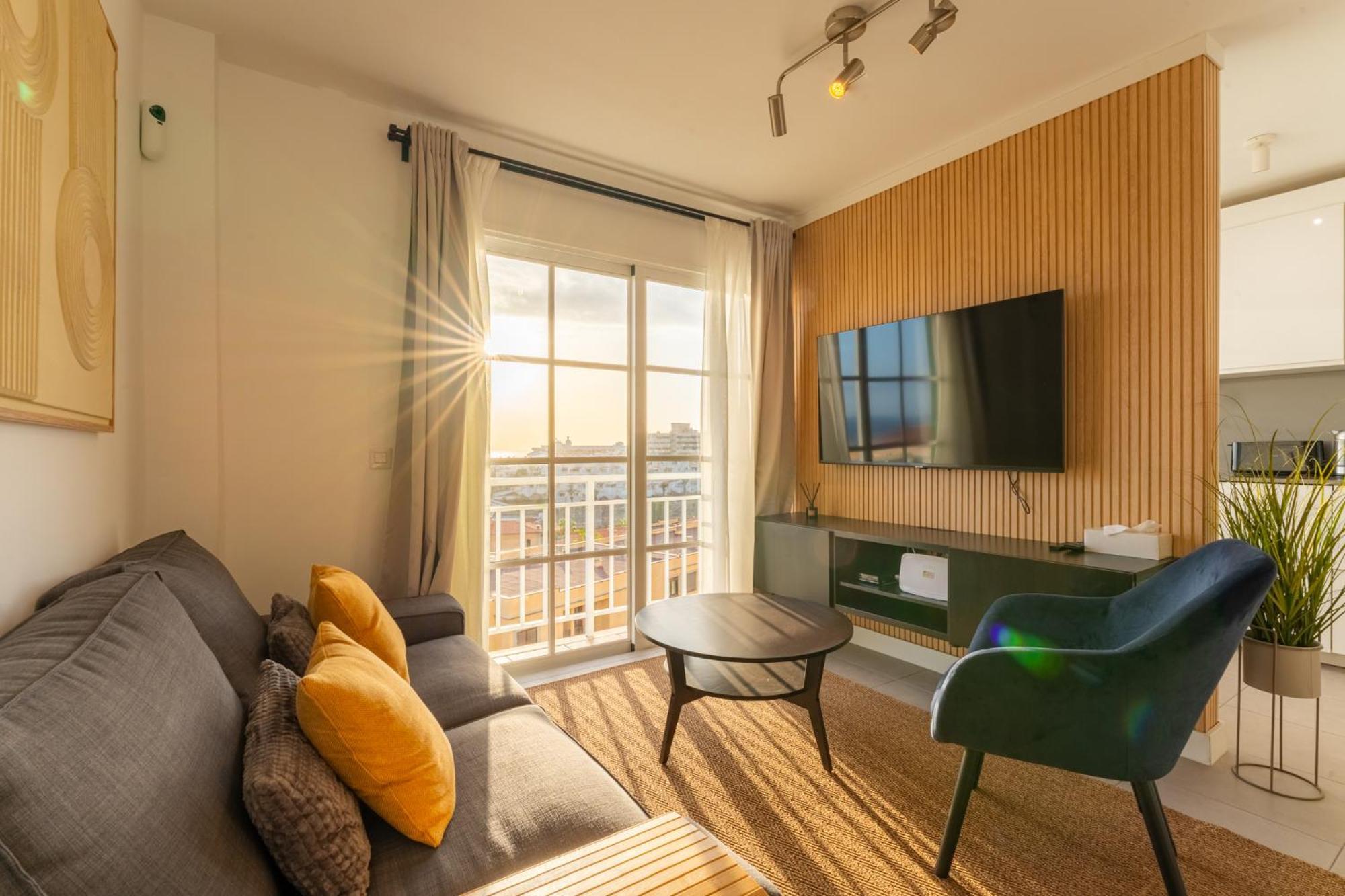 Callao Sunset Apartment, Sea View And Pool Каляо Салвахе Екстериор снимка